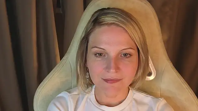 angelina wings online show from April 15, 2026, 10:21 pm