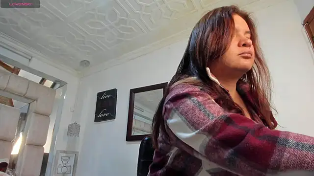 Snapshot of SarahQ65 chatting on April 16, 2026, 12:50 pm SarahQ65 online show from April 16, 2026, 12:50 pm