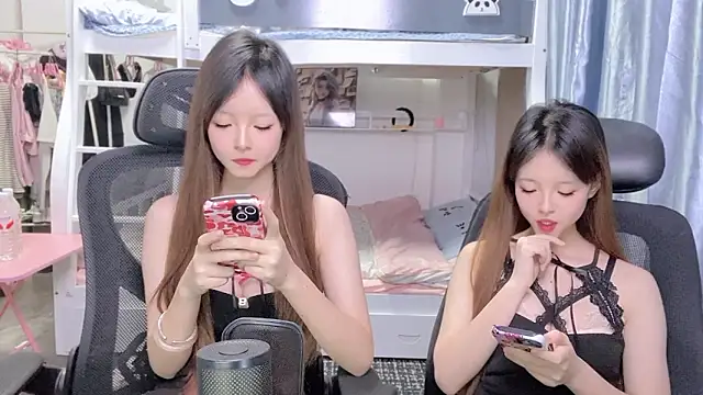 xiaoqiao-daqiao online show from May 5, 2026, 6:33 pm