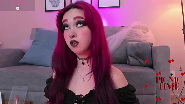 Snapshot of Leah_cherry chatting on June 18, 2026, 10:26 pm Leah cherry online show from June 18, 2026, 10:26 pm
