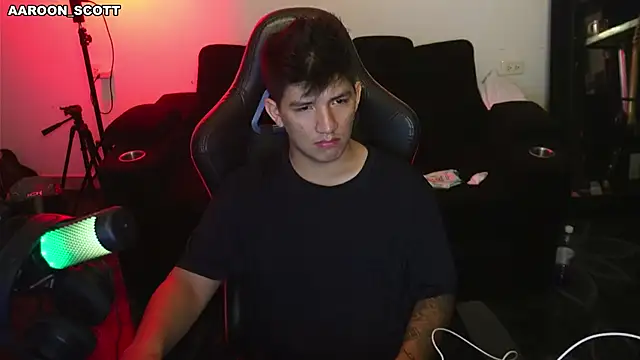 AAROON SCOTT online show from April 10, 2026, 10:17 pm