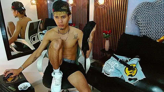 Snapshot of Skinny_cute_Alyer chatting on June 25, 2026, 5:12 am Skinny cute Alyer online show from June 25, 2026, 5:12 am