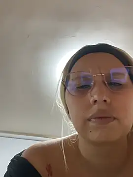 Snapshot of Aliss_Taylor1 chatting on May 31, 2026, 6:09 pm Aliss Taylor1 online show from May 31, 2026, 6:09 pm