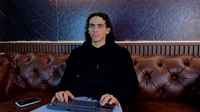 Snapshot of LucaAlessi chatting on April 13, 2026, 2:10 pm LucaAlessi online show from April 13, 2026, 2:10 pm