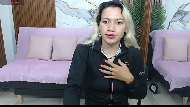 Snapshot of alonddra_tay chatting on April 16, 2026, 11:44 am alonddra tay online show from April 16, 2026, 11:44 am