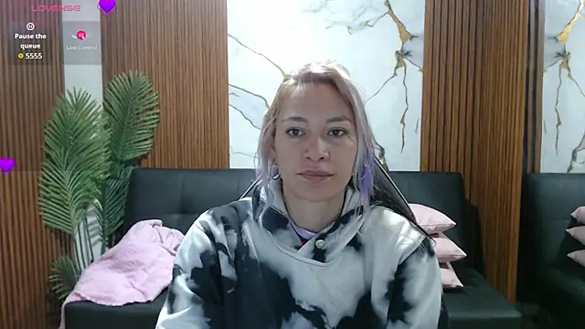 Snapshot of alonddra_tay chatting on July 14, 2026, 11:49 am alonddra tay online show from July 14, 2026, 11:49 am