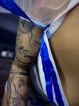 Snapshot of SweetTroubleeX chatting on April 13, 2026, 12:31 pm SweetTroubleeX online show from April 13, 2026, 12:31 pm