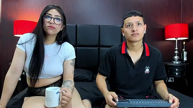 Snapshot of TomAndGia chatting on May 5, 2026, 12:19 pm TomAndGia online show from May 5, 2026, 12:19 pm