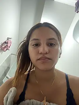 ViankaRose online show from May 12, 2026, 9:48 am