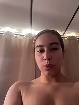 Aitana Lux online show from April 14, 2026, 7:08 pm