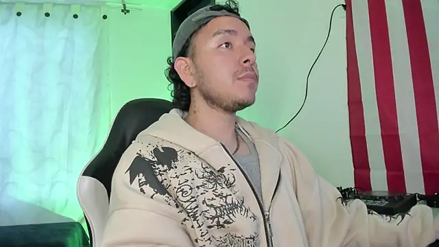 Snapshot of alexmontesco chatting on April 20, 2026, 10:44 pm alexmontesco online show from April 20, 2026, 10:44 pm