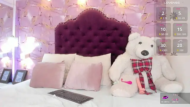 luna bloomm  online show from June 23, 2026, 4:10 am