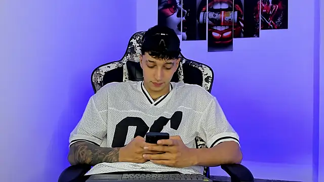 Snapshot of eithan_boy_ chatting on July 10, 2026, 3:17 am eithan boy online show from July 10, 2026, 3:17 am