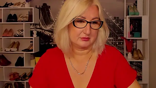 Snapshot of DianaFrances chatting on May 31, 2026, 10:54 am DianaFrances online show from May 31, 2026, 10:54 am