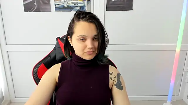 Snapshot of Caroline_cutte chatting on May 13, 2026, 6:42 am Caroline cutte online show from May 13, 2026, 6:42 am