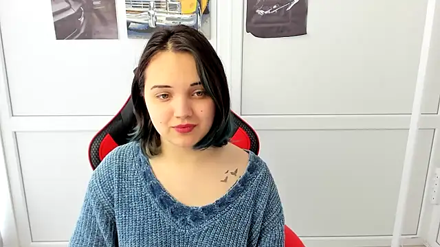 Snapshot of Caroline_cutte chatting on May 2, 2026, 9:36 am Caroline cutte online show from May 2, 2026, 9:36 am