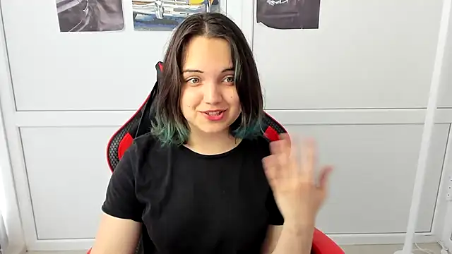 Snapshot of Caroline_cutte chatting on May 9, 2026, 6:50 am Caroline cutte online show from May 9, 2026, 6:50 am