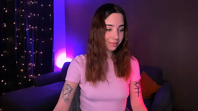 Snapshot of CharliGrace_ chatting on April 16, 2026, 8:15 am CharliGrace online show from April 16, 2026, 8:15 am