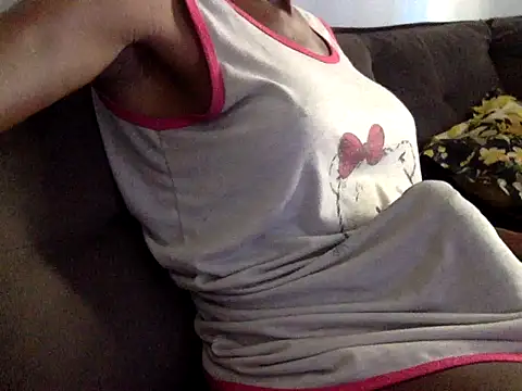 Snapshot of RayanneCampbell-25cm chatting on April 11, 2026, 11:03 am RayanneCampbell-25cm online show from April 11, 2026, 11:03 am