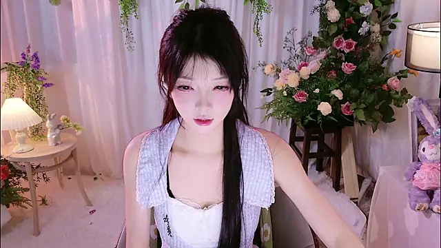 Snapshot of Zoe-001 chatting on July 13, 2026, 2:27 pm Zoe-001 online show from July 13, 2026, 2:27 pm