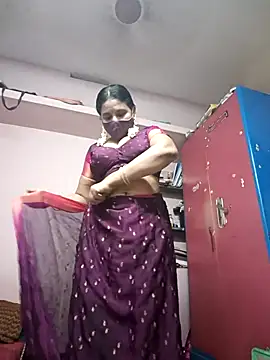 Snapshot of Tamilaunty35 chatting on May 5, 2026, 4:43 pm Tamilaunty35 online show from May 5, 2026, 4:43 pm