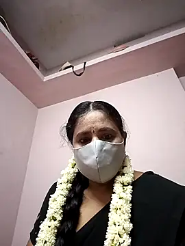 Snapshot of Tamilaunty35 chatting on May 6, 2026, 5:06 pm Tamilaunty35 online show from May 6, 2026, 5:06 pm