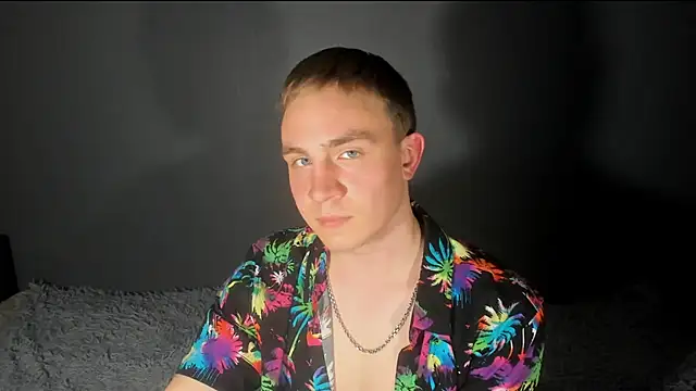 Snapshot of avrions chatting on April 16, 2026, 12:28 pm avrions online show from April 16, 2026, 12:28 pm