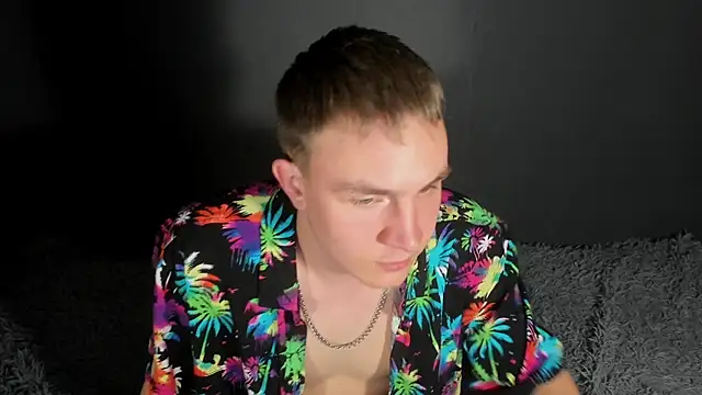 Snapshot of avrions chatting on April 15, 2026, 11:27 am avrions online show from April 15, 2026, 11:27 am