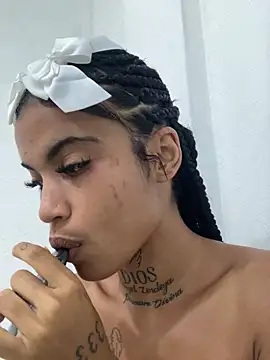Snapshot of La_reynazendeya_ chatting on June 18, 2026, 11:59 am La reynazendeya online show from June 18, 2026, 11:59 am