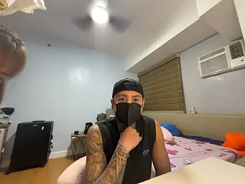 tattoo hottie online show from April 12, 2026, 5:38 pm