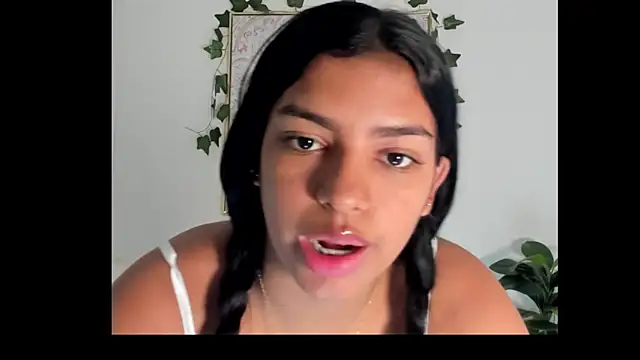 Snapshot of Lindsey_Monreal chatting on April 16, 2026, 12:06 pm Lindsey Monreal online show from April 16, 2026, 12:06 pm