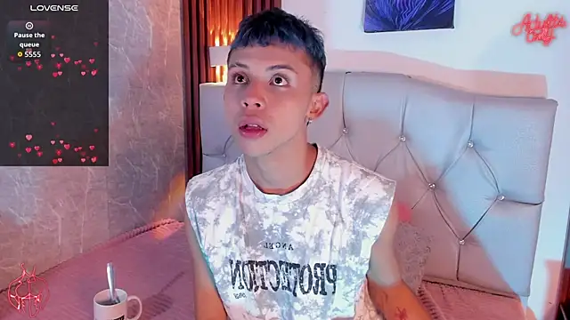 Snapshot of Apolo_Prince1 chatting on April 15, 2026, 7:58 pm Apolo Prince1 online show from April 15, 2026, 7:58 pm