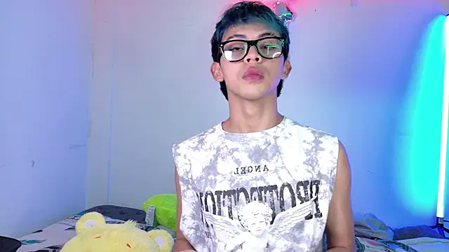 Snapshot of Apolo_Prince1 chatting on July 11, 2026, 10:32 pm Apolo Prince1 online show from July 11, 2026, 10:32 pm
