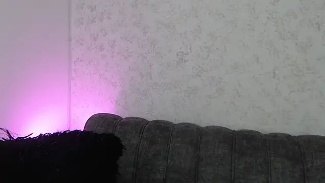 Snapshot of LunaMyers chatting on May 6, 2026, 5:39 pm LunaMyers online show from May 6, 2026, 5:39 pm