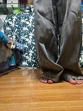 Snapshot of Dick7575_x chatting on April 16, 2026, 9:43 am Dick7575 x online show from April 16, 2026, 9:43 am