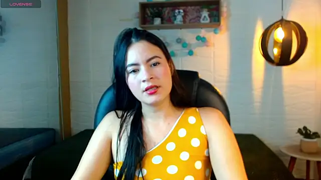Snapshot of rosaleia_ chatting on May 26, 2026, 3:59 am rosaleia online show from May 26, 2026, 3:59 am