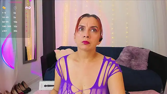 Sofia Mature  online show from May 26, 2026, 11:14 pm