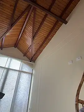 imambersantorini  online show from April 16, 2026, 5:57 pm