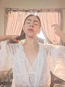 Vayolet  rouse online show from April 17, 2026, 8:22 pm