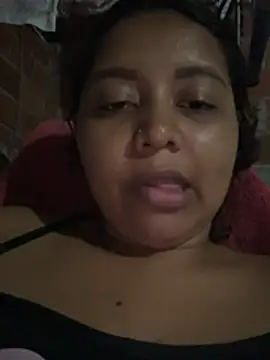 Snapshot of Ninibella chatting on May 3, 2026, 10:35 pm Ninibella online show from May 3, 2026, 10:35 pm