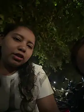 Snapshot of Ninibella chatting on May 3, 2026, 4:28 am Ninibella online show from May 3, 2026, 4:28 am