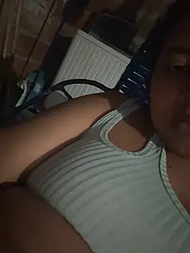 Snapshot of Ninibella chatting on May 1, 2026, 2:27 am Ninibella online show from May 1, 2026, 2:27 am