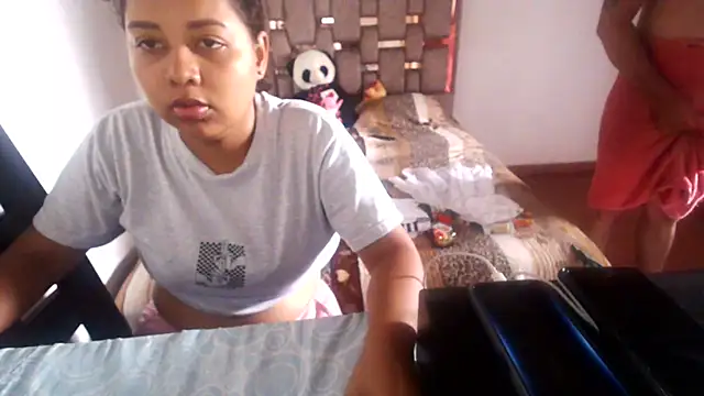 Snapshot of Ninibella chatting on May 25, 2026, 5:33 pm Ninibella online show from May 25, 2026, 5:33 pm
