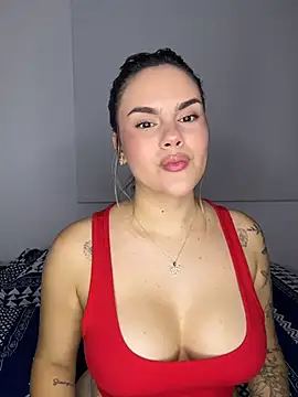 Snapshot of TinaMercier chatting on May 16, 2026, 2:21 am TinaMercier online show from May 16, 2026, 2:21 am