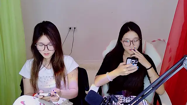 Snapshot of Xiongchumo1120 chatting on May 15, 2026, 3:04 am Xiongchumo1120 online show from May 15, 2026, 3:04 am
