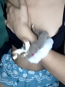 Snapshot of shaliini chatting on April 15, 2026, 7:58 pm shaliini online show from April 15, 2026, 7:58 pm