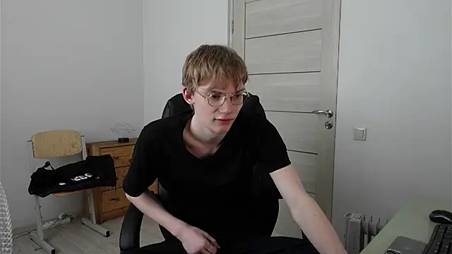 Snapshot of Dave_Redmond chatting on May 6, 2026, 1:48 pm Dave Redmond online show from May 6, 2026, 1:48 pm