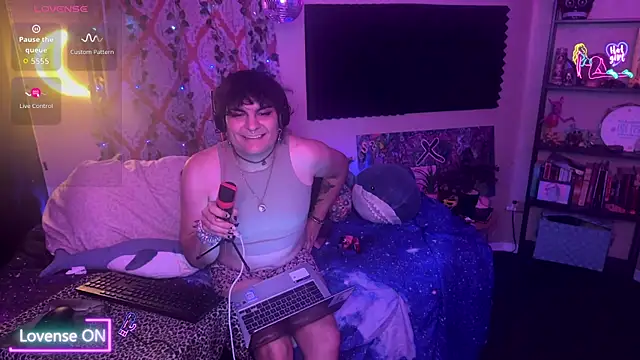 lobotomyprincess online show from April 24, 2026, 4:25 am