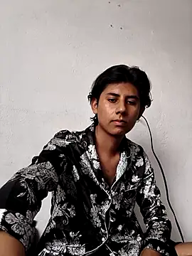 Snapshot of Ericahot3 chatting on April 15, 2026, 6:34 pm Ericahot3 online show from April 15, 2026, 6:34 pm