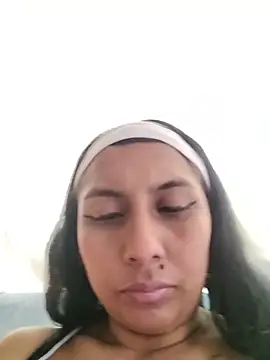 MELIZ QUEEN online show from May 31, 2026, 3:18 pm